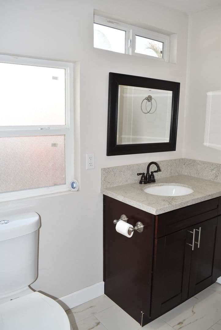 Lakeside House: 13037 Julian Ave -ADU