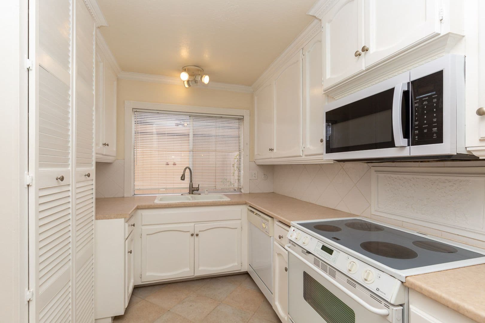 San Diego Townhome: 11178 Poblado Road