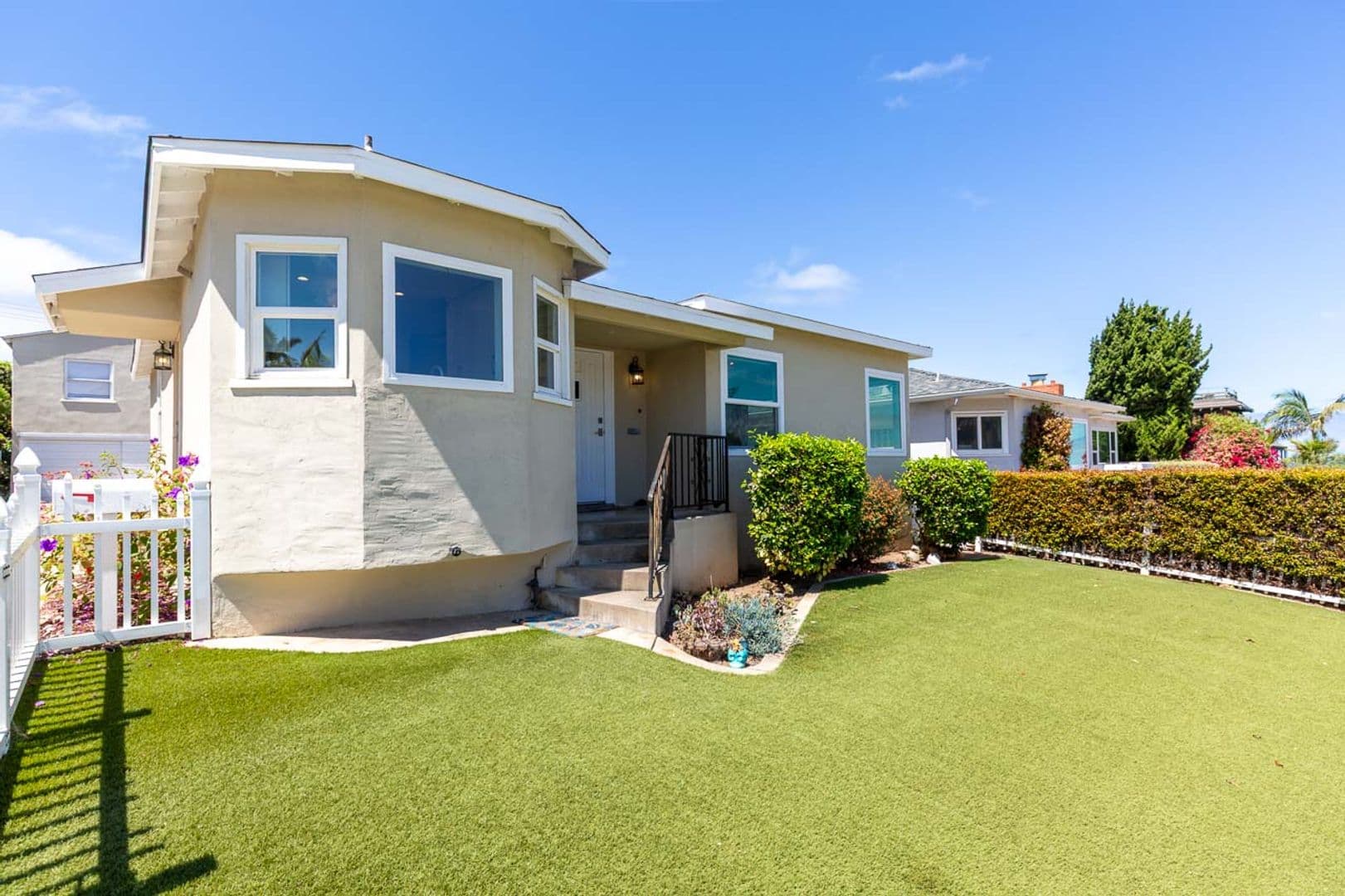 San Diego House: 4557 Saratoga Avenue