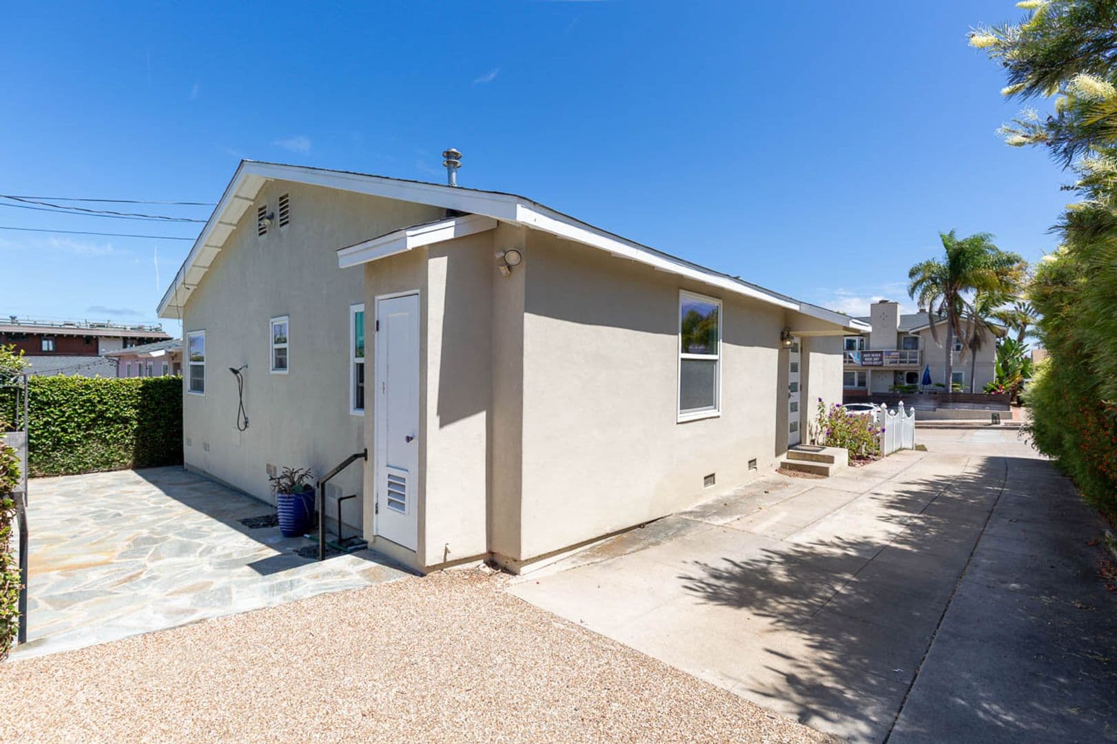 San Diego House: 4557 Saratoga Avenue