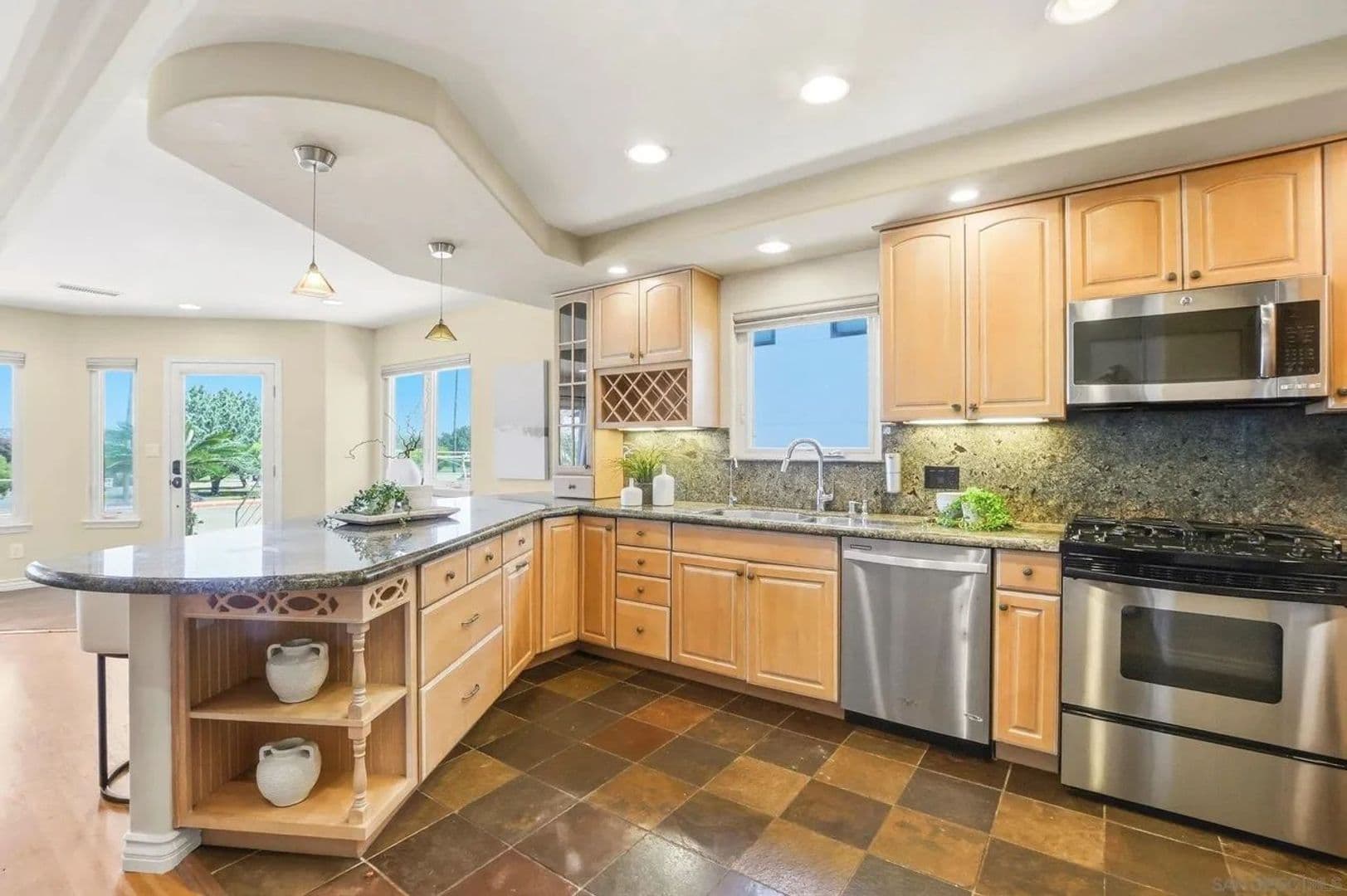 San Diego House: 3634 Crown Point Drive
