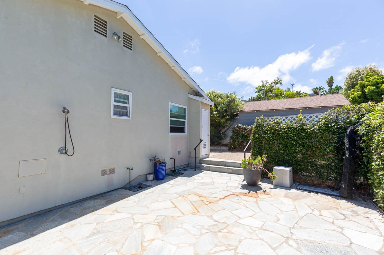 San Diego House: 4557 Saratoga Avenue