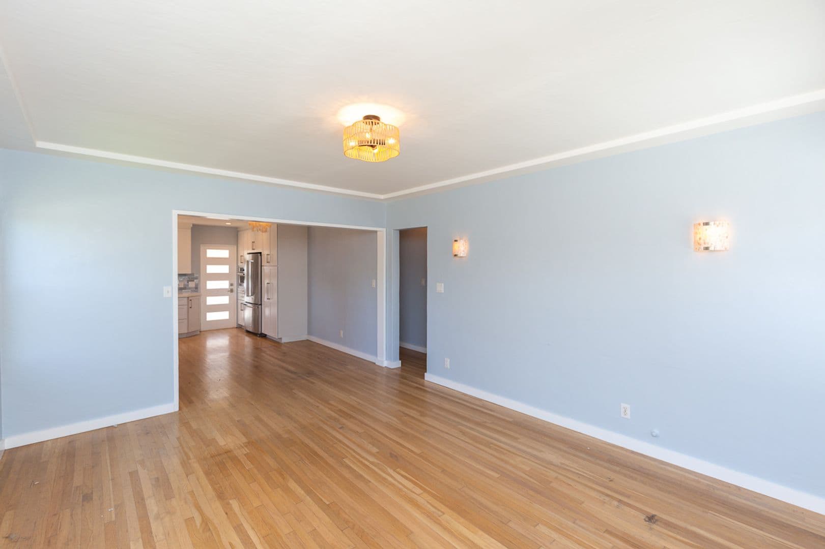 San Diego House: 4557 Saratoga Avenue