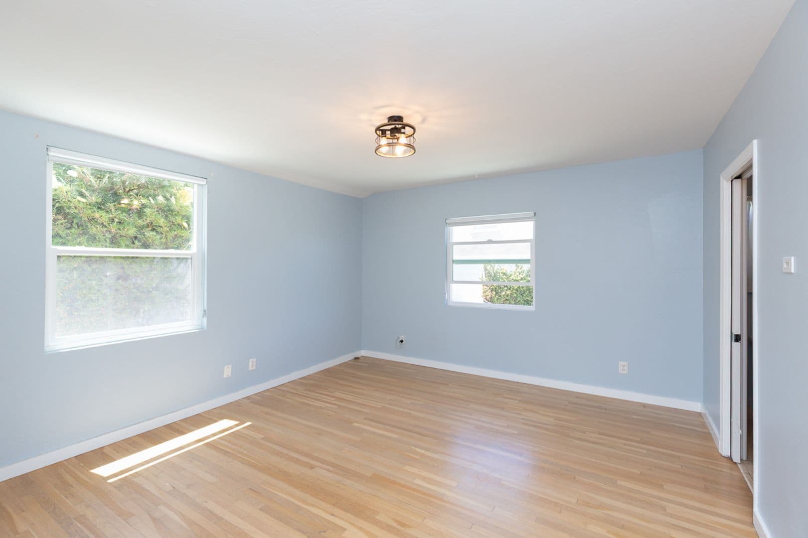 San Diego House: 4557 Saratoga Avenue