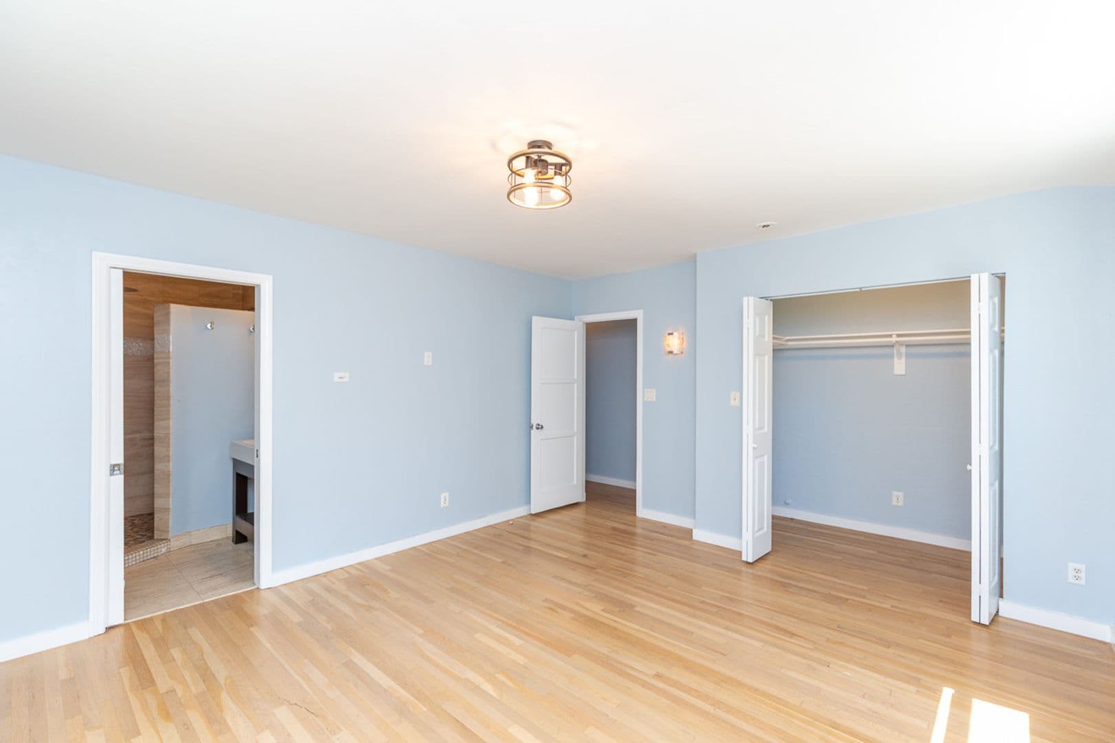 San Diego House: 4557 Saratoga Avenue