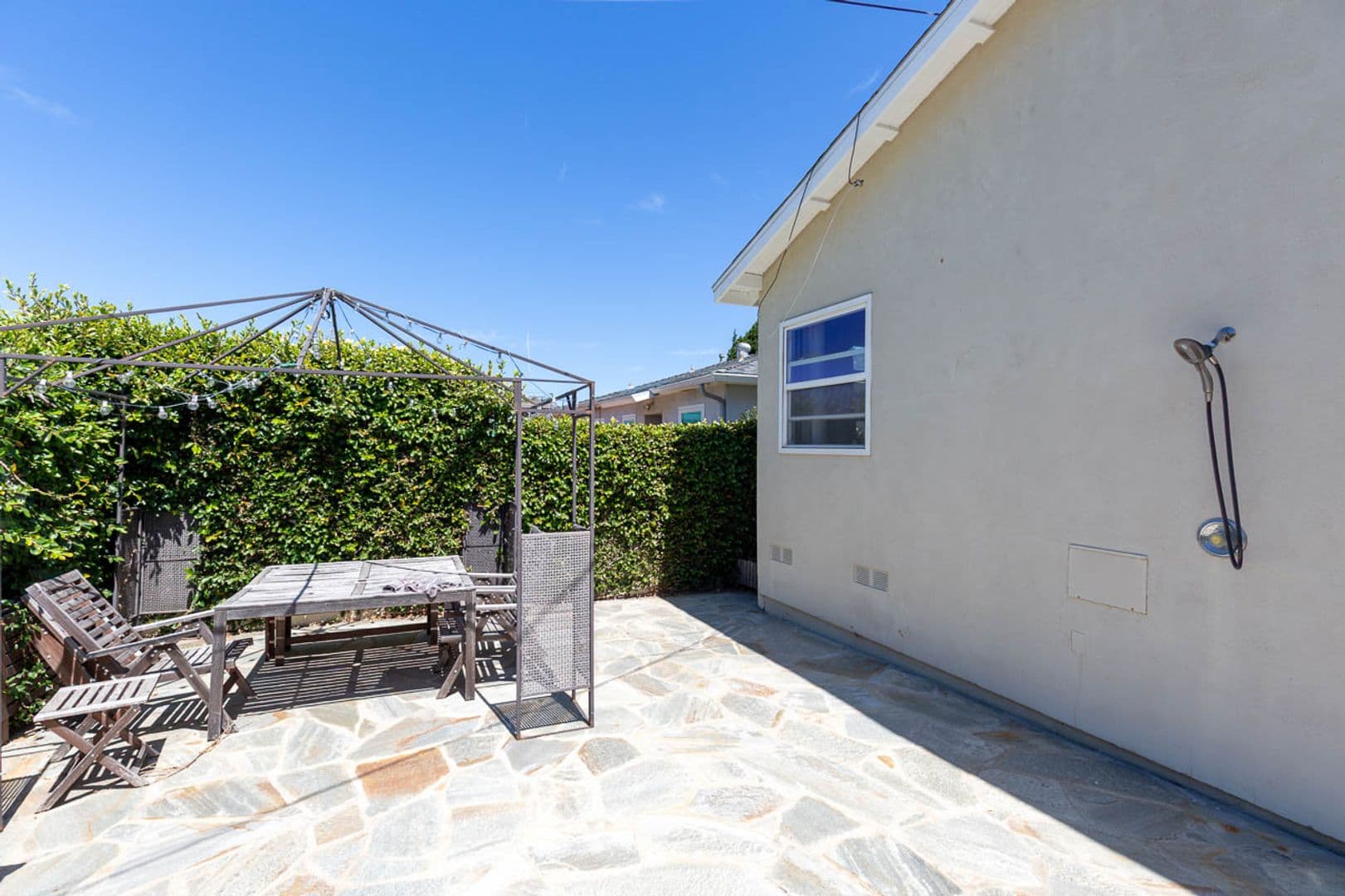 San Diego House: 4557 Saratoga Avenue