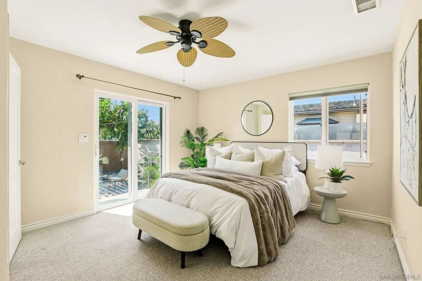 San Diego House: 3634 Crown Point Drive