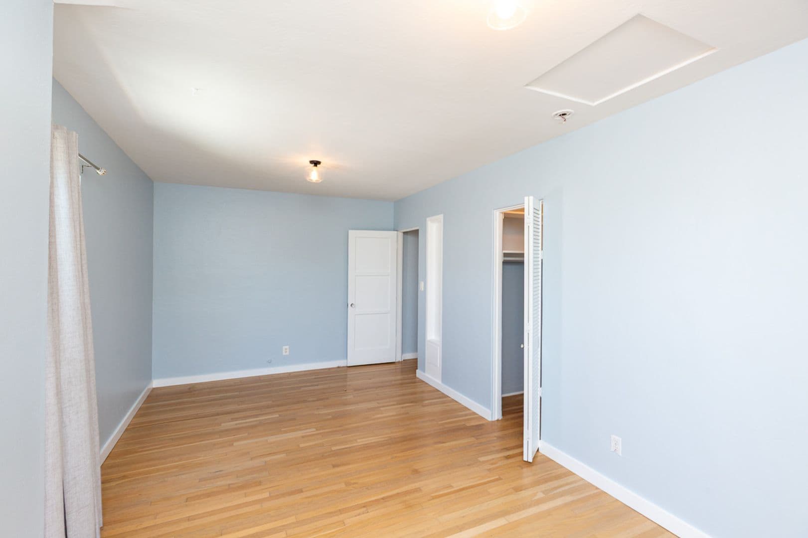 San Diego House: 4557 Saratoga Avenue