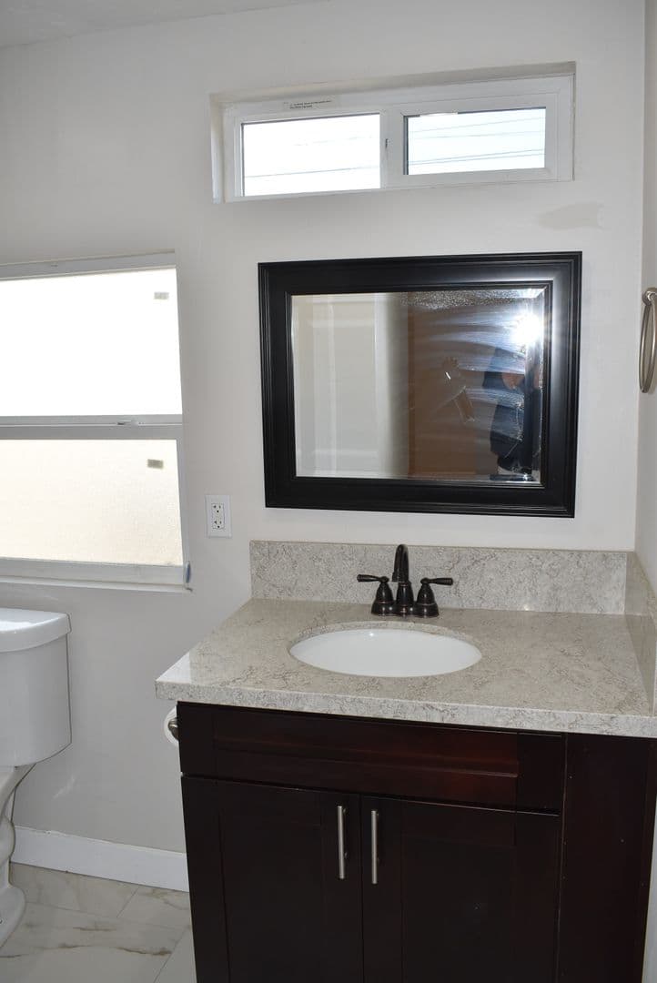 Lakeside House: 13037 Julian Ave -ADU