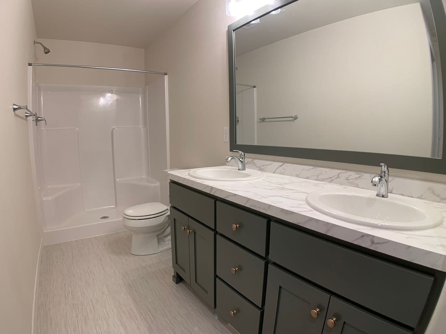 West Fargo House: 1360 Goldenwood Dr NW