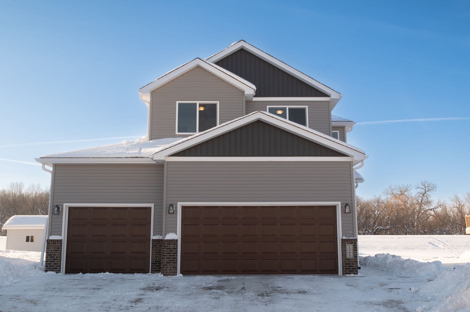 West Fargo House: 1360 Goldenwood Dr NW