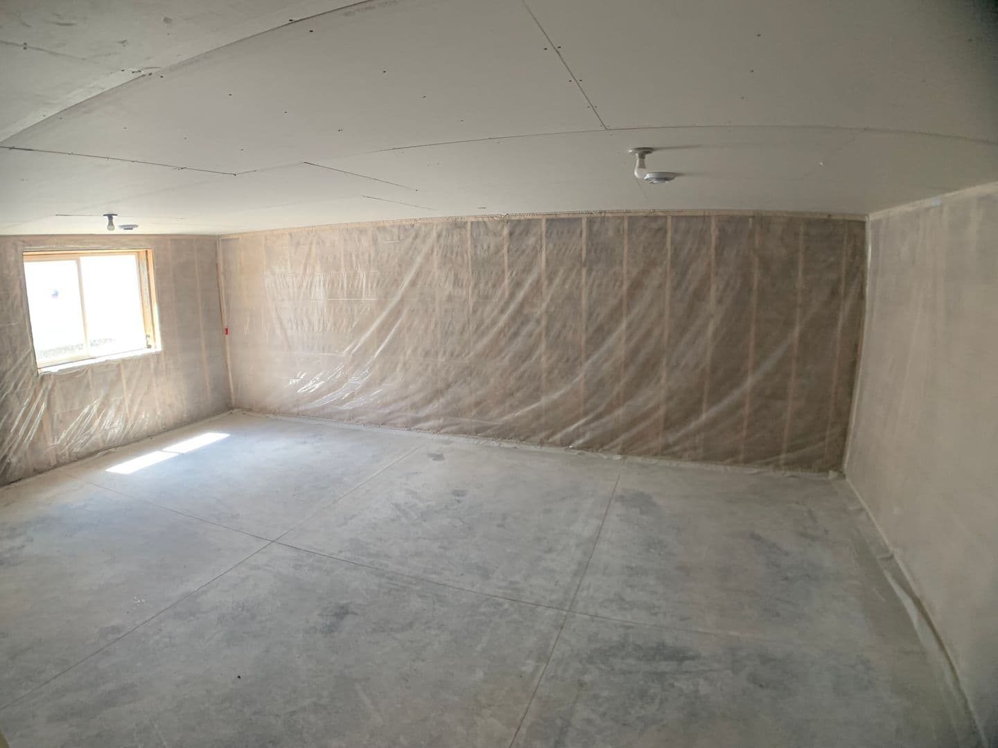 West Fargo House: 1360 Goldenwood Dr NW
