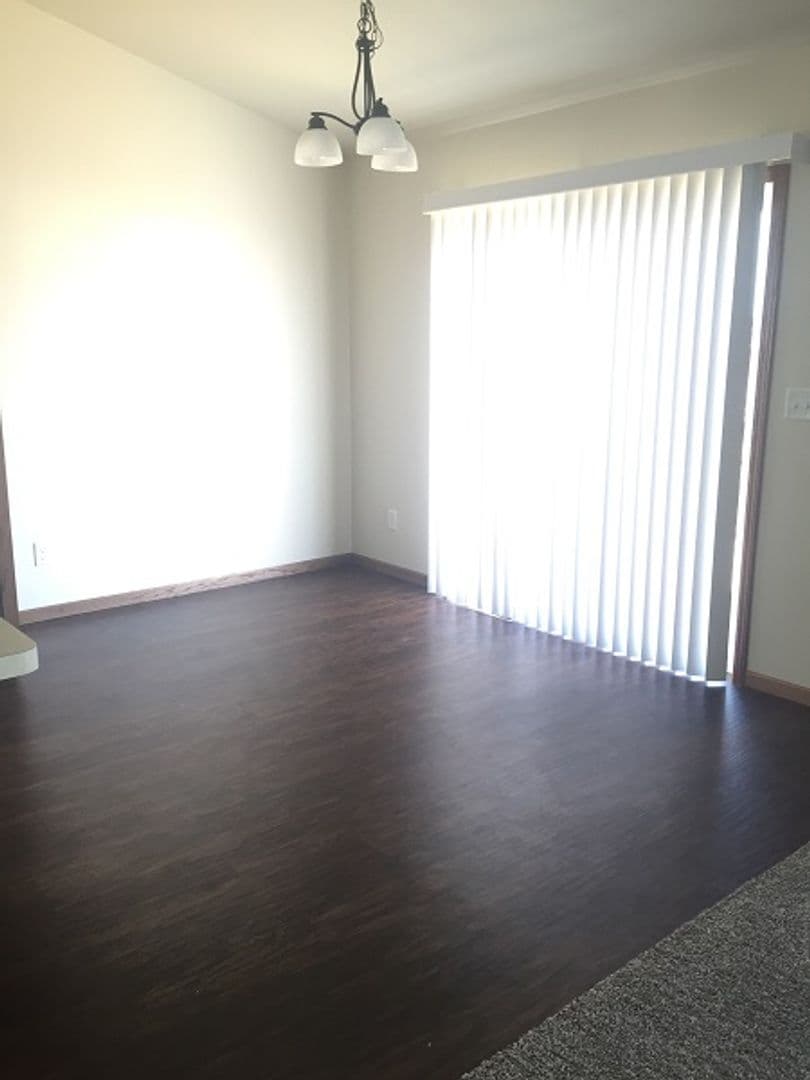 West Fargo House: 932 Eaglewood Ave