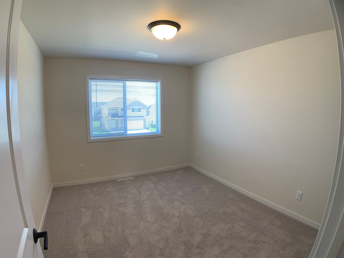 West Fargo House: 1360 Goldenwood Dr NW