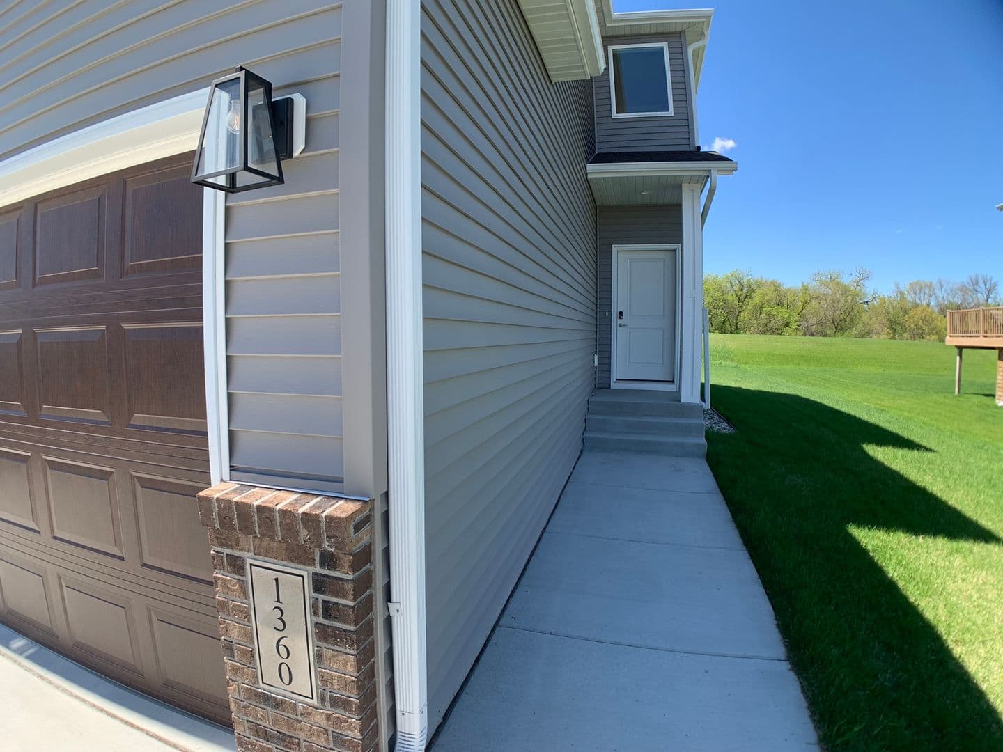 West Fargo House: 1360 Goldenwood Dr NW