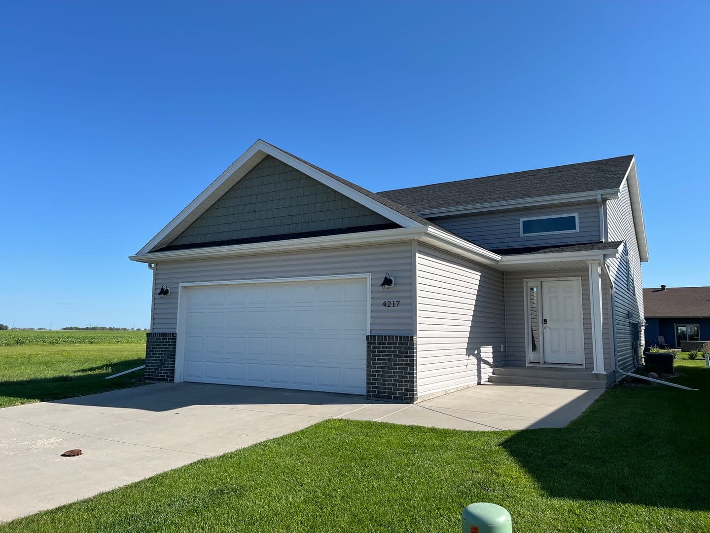 Moorhead House: 4217 14th Ave S