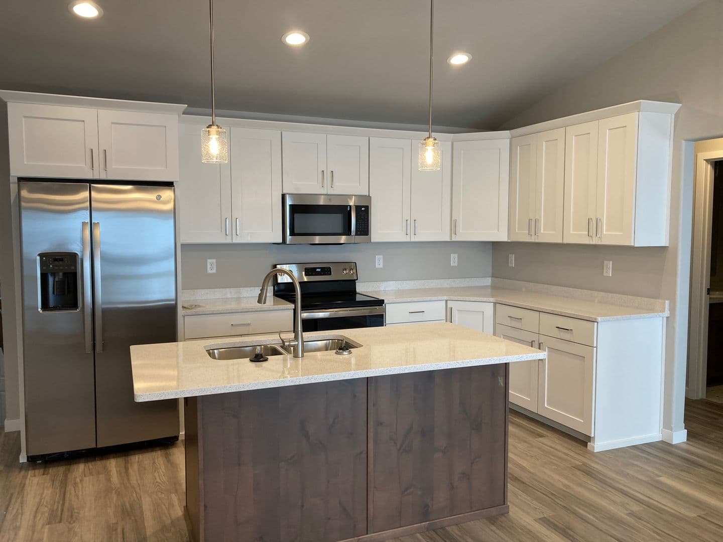 Mayville House: 817 5th St SE