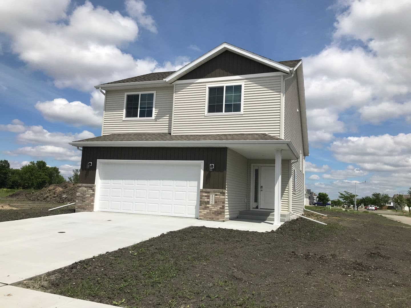 Moorhead House: 4522 13th St S