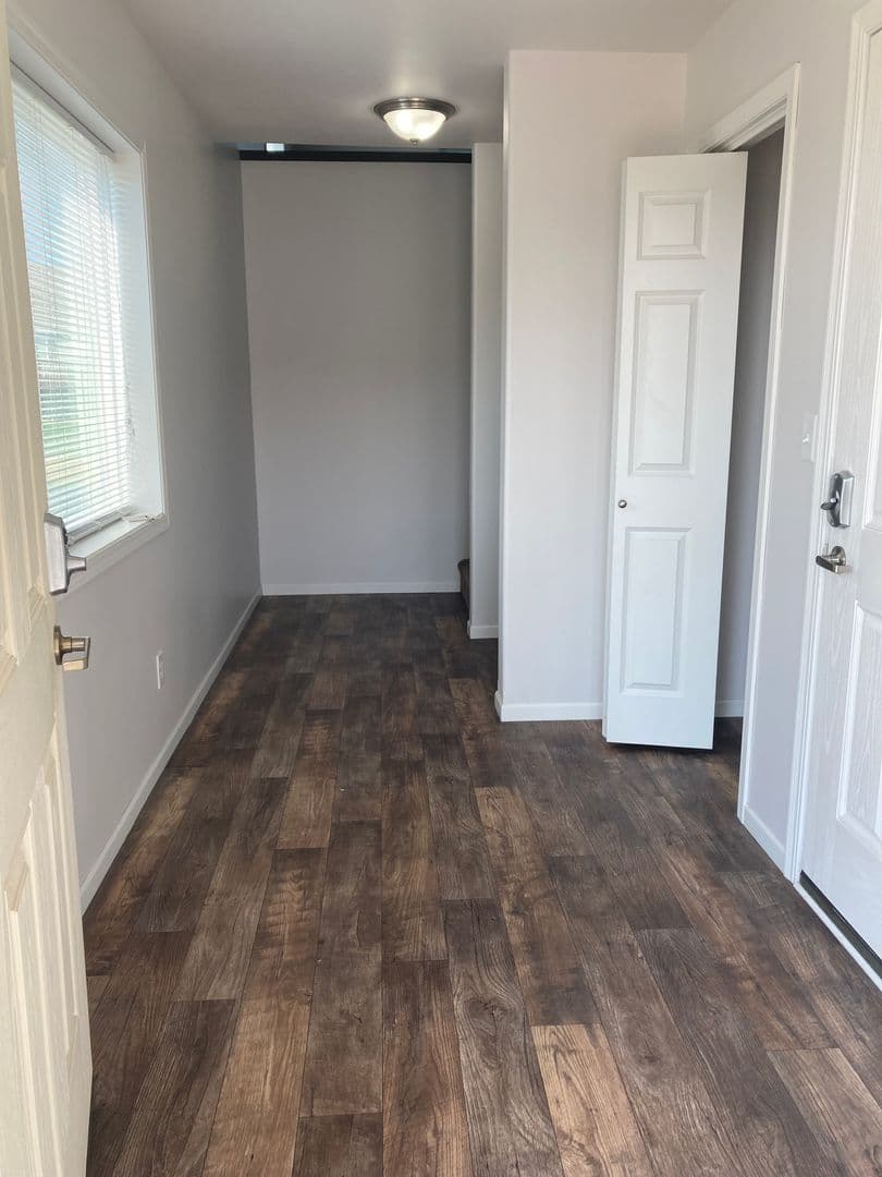 West Fargo House: 1312 4th St NW