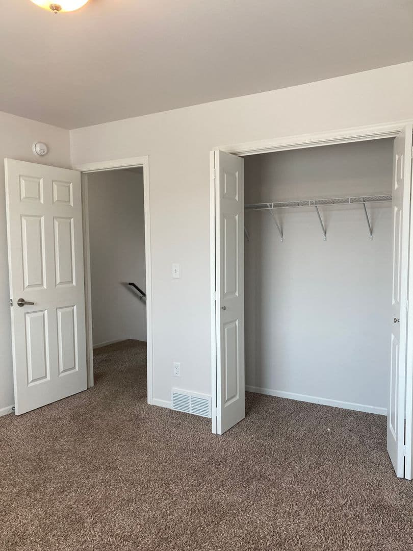West Fargo House: 1312 4th St NW