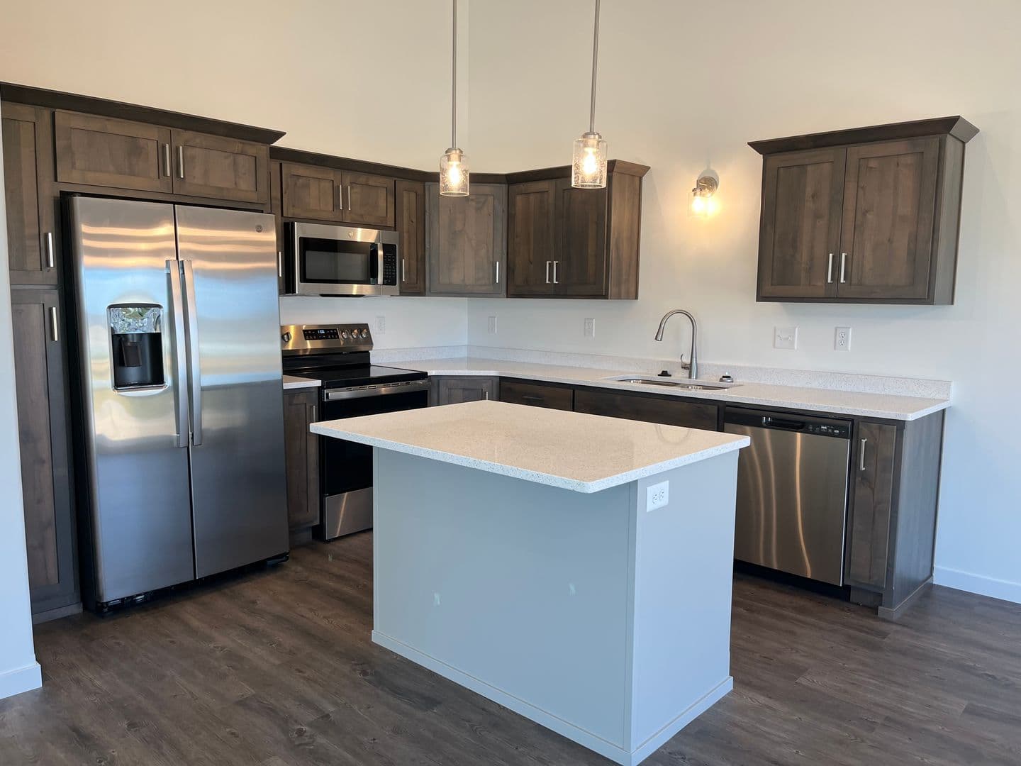 West Fargo Townhome: 950 61st Ave W - 5837 James Dr W