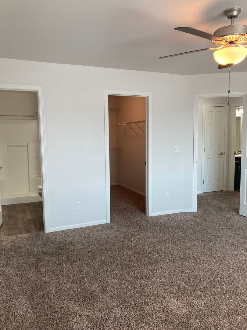 West Fargo House: 1312 4th St NW