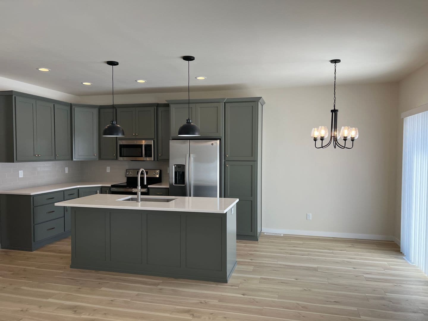 West Fargo House: 1360 Goldenwood Dr NW