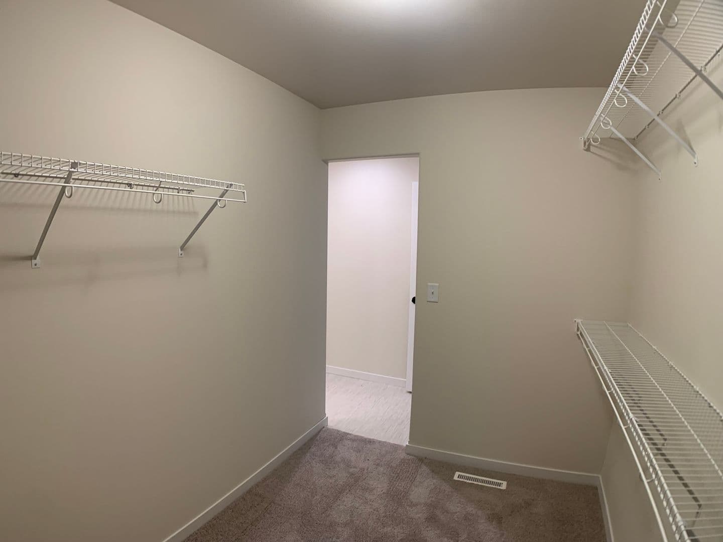 West Fargo House: 1360 Goldenwood Dr NW