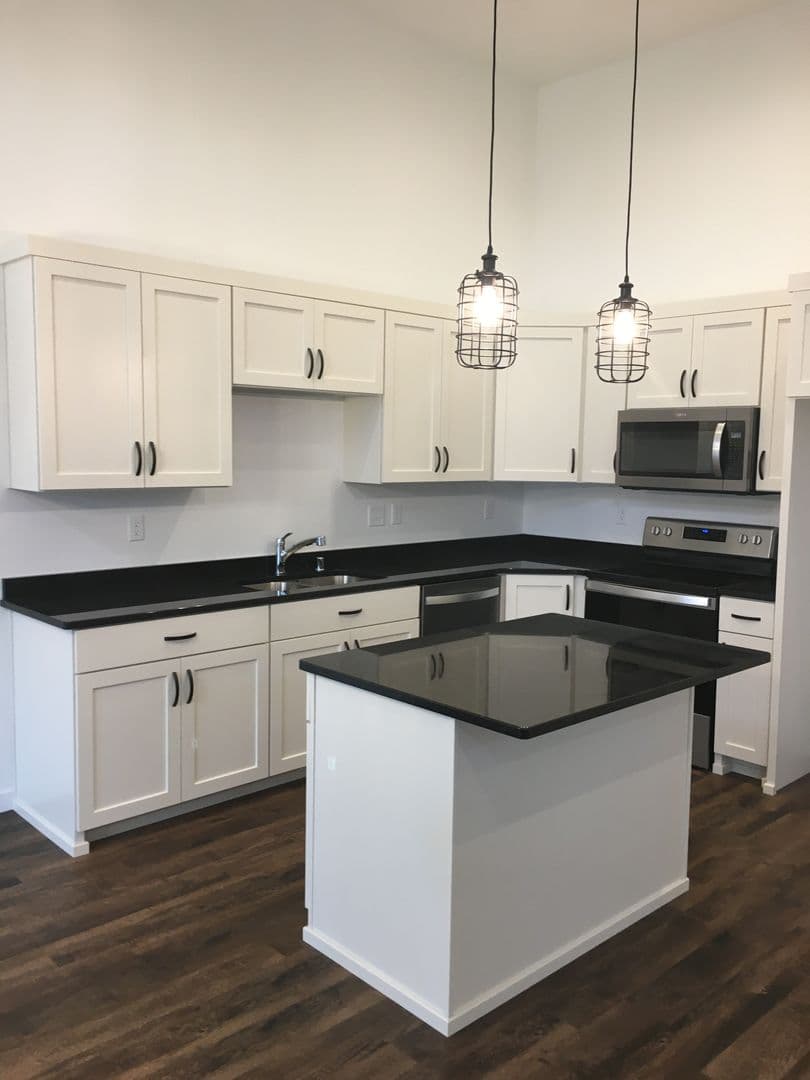 Moorhead Townhome: 1701-1919 Johnson Dr S