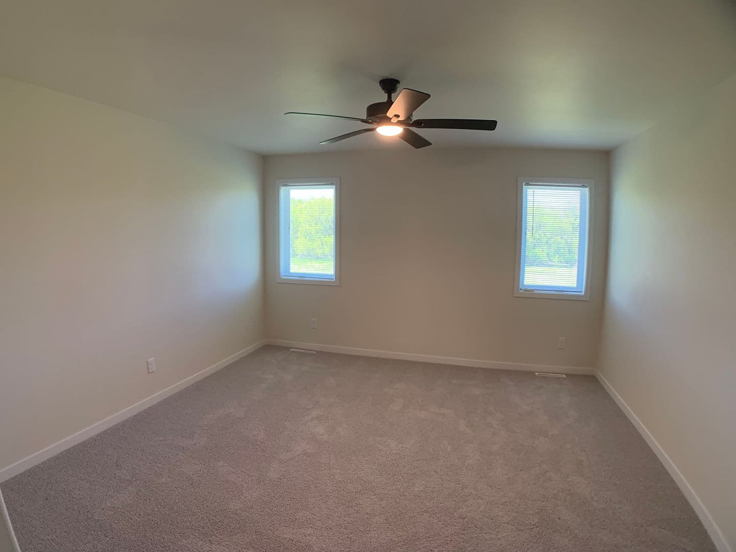West Fargo House: 1360 Goldenwood Dr NW