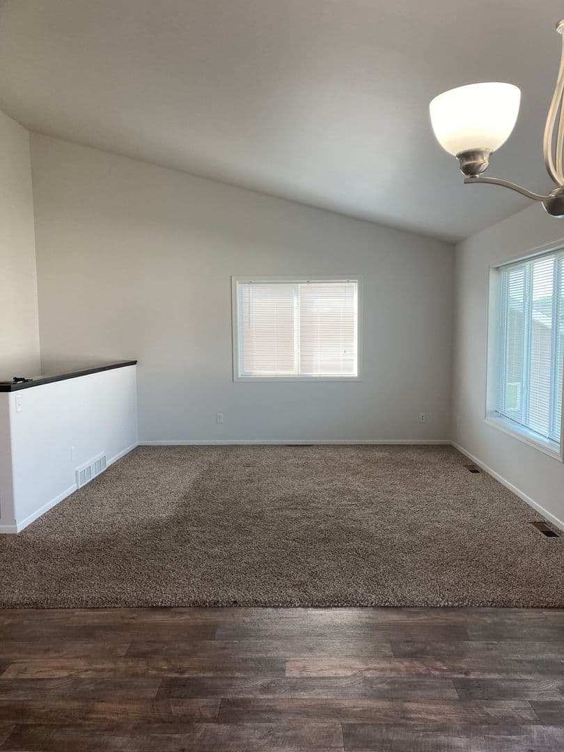 West Fargo House: 1312 4th St NW