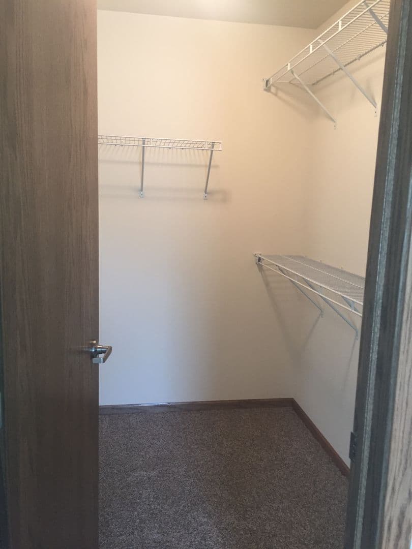West Fargo House: 932 Eaglewood Ave