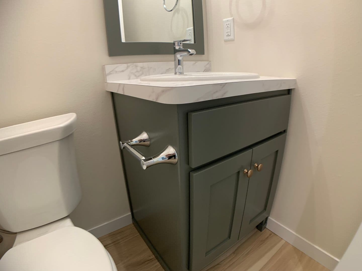 West Fargo House: 1360 Goldenwood Dr NW