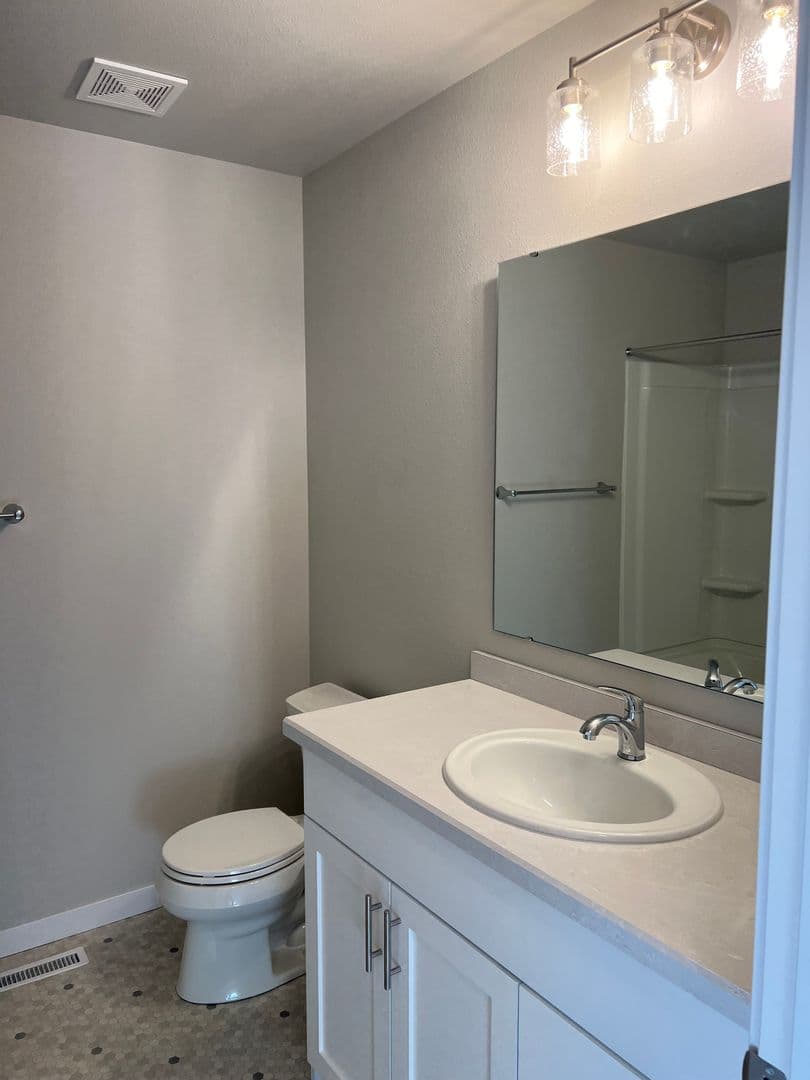 Moorhead Townhome: 1701-1919 Johnson Dr S