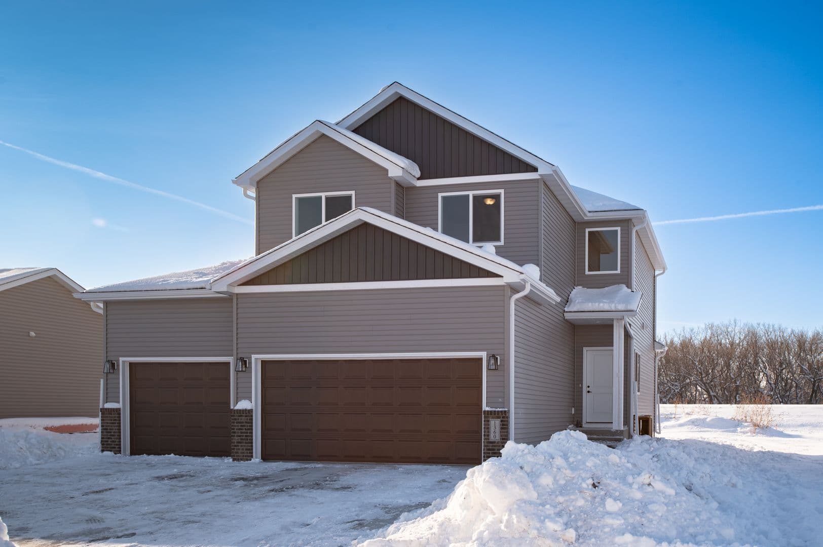 West Fargo House: 1360 Goldenwood Dr NW