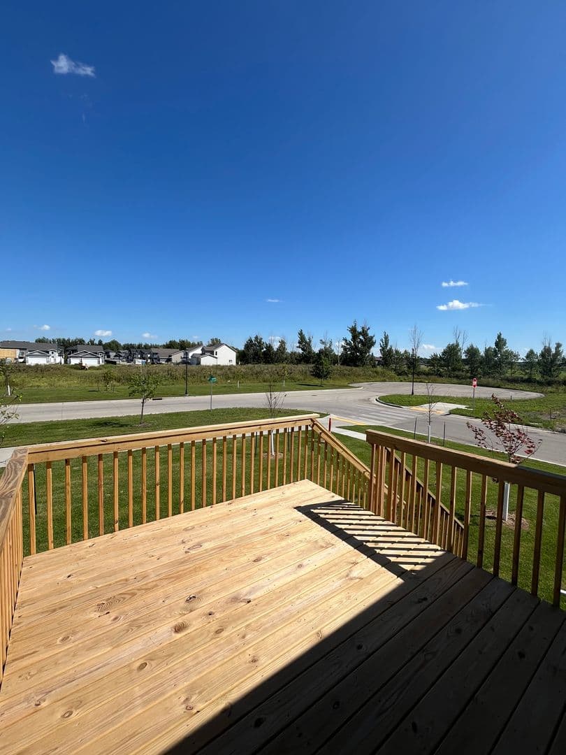 West Fargo Townhome: 950 61st Ave W - 5837 James Dr W