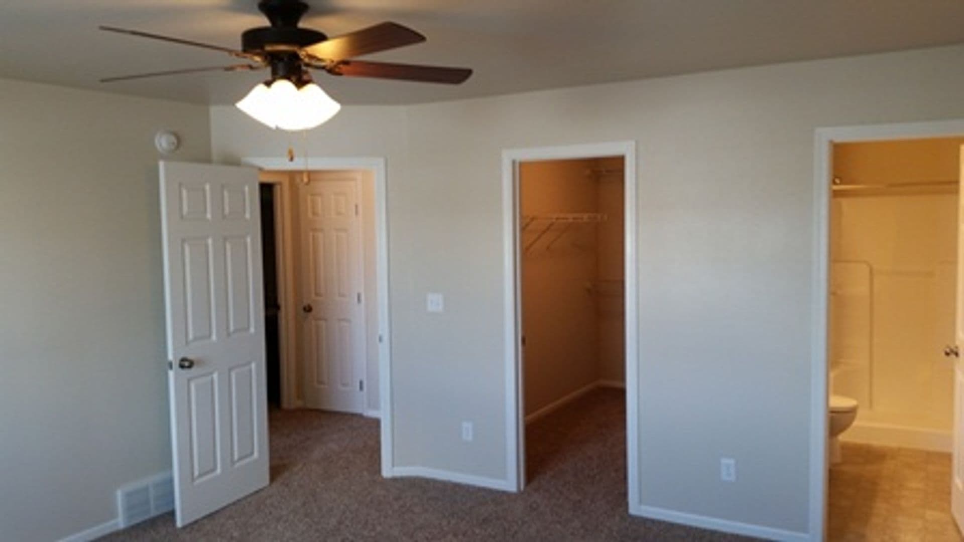Moorhead House: 1445 44th Ave S