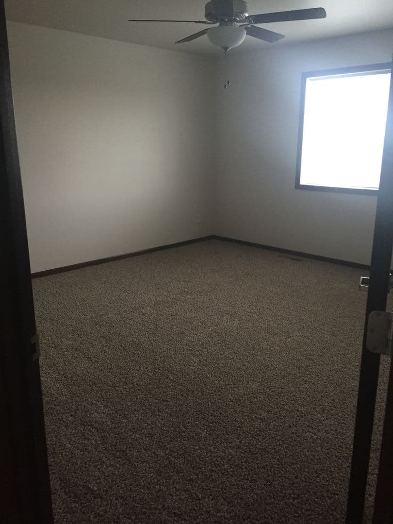 Moorhead House: 3356 27th St S