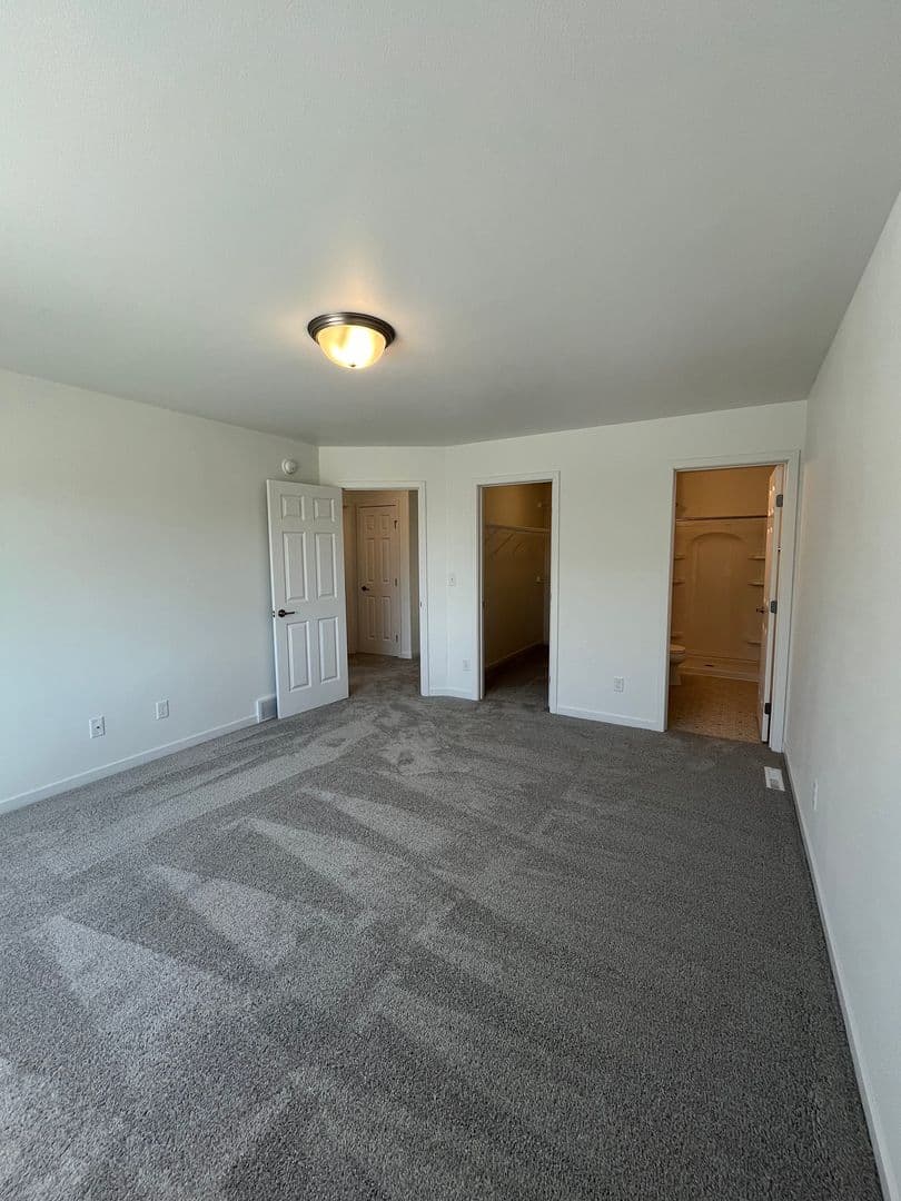 West Fargo Townhome: 950 61st Ave W - 5837 James Dr W