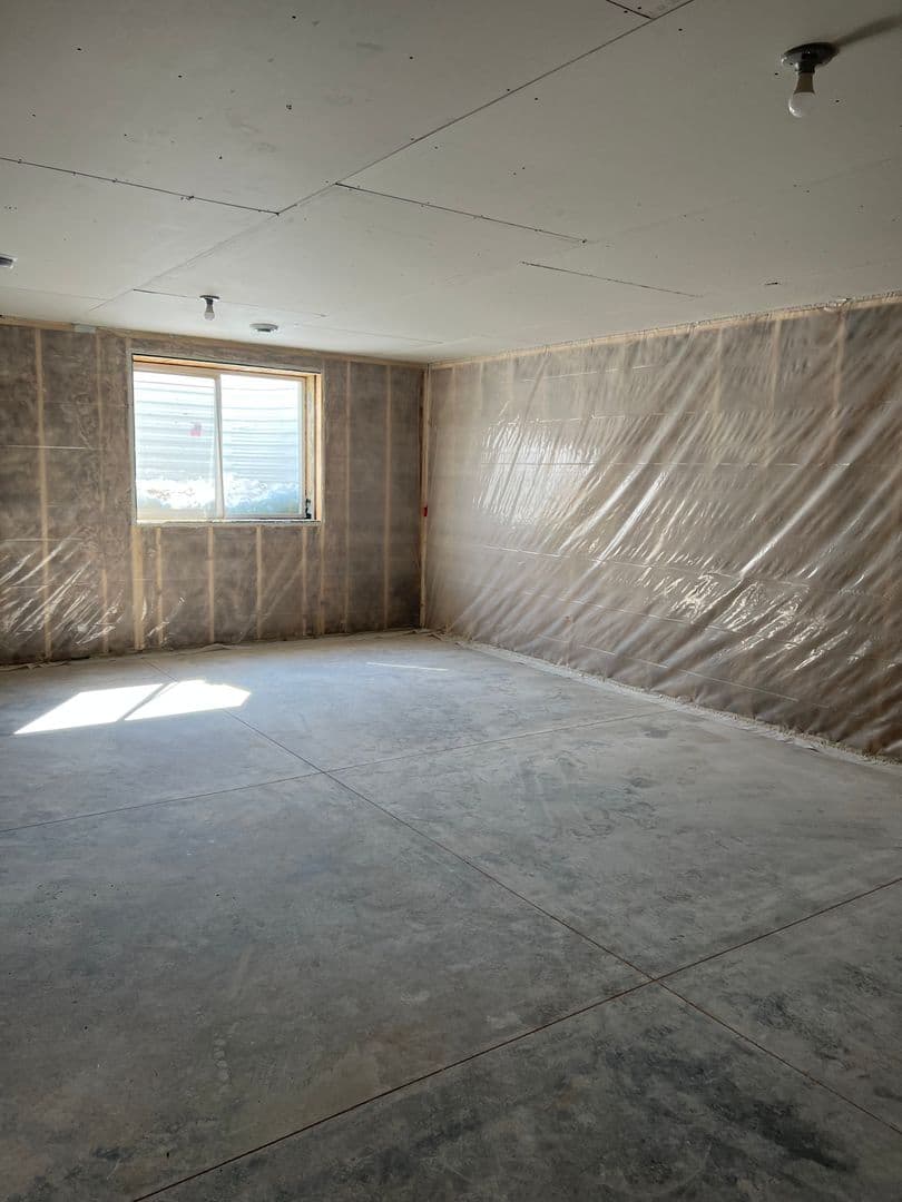 West Fargo House: 1360 Goldenwood Dr NW