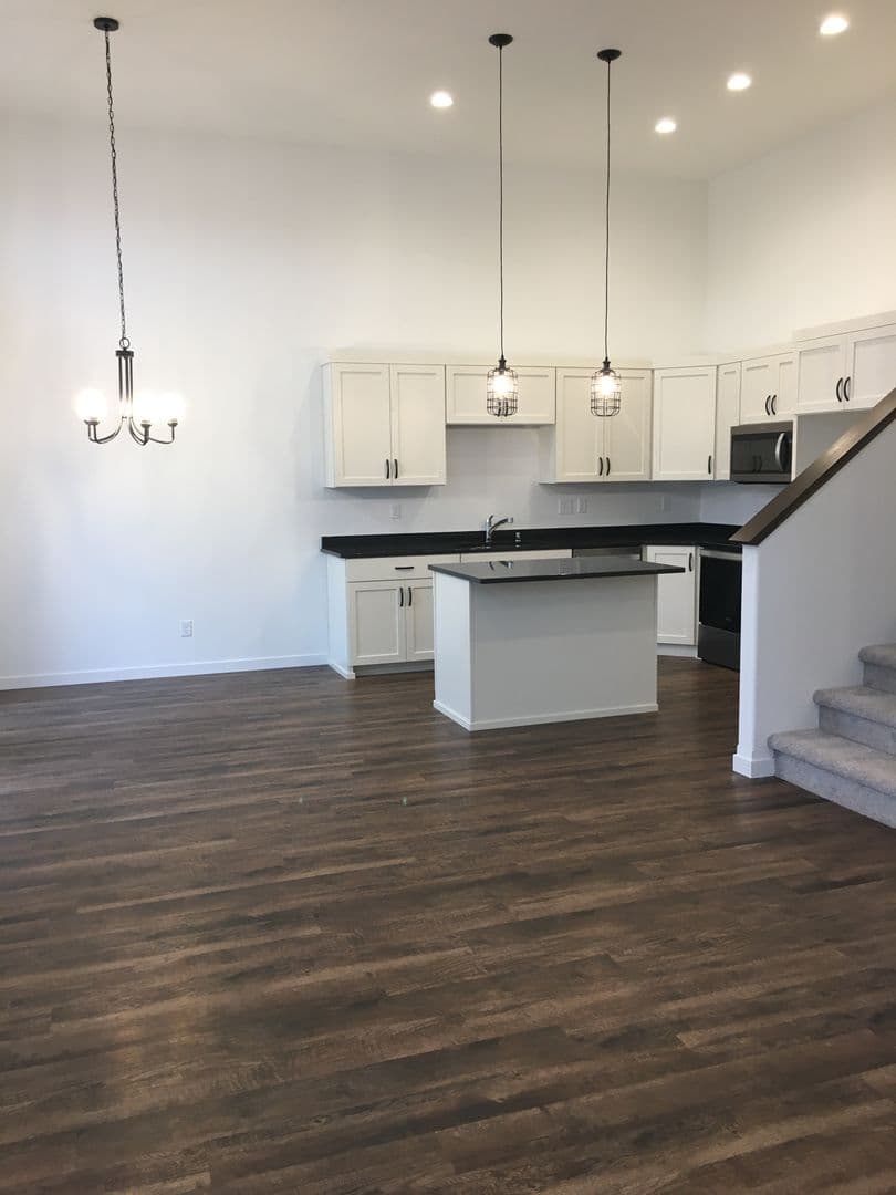 Moorhead Townhome: 1701-1919 Johnson Dr S