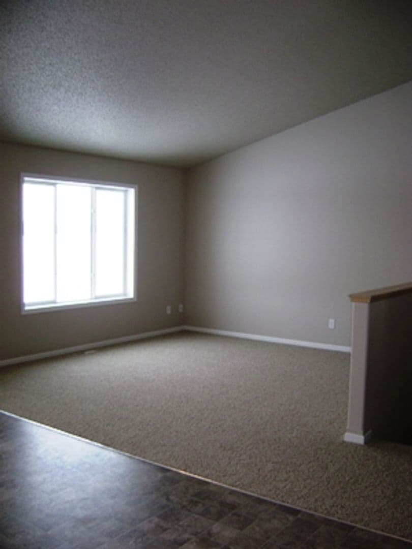 West Fargo Townhome: 11th Ave E