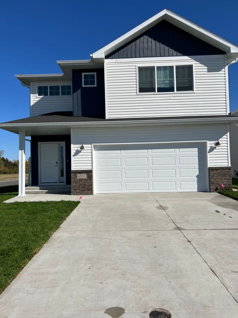 Fargo House: 6510 28th St S