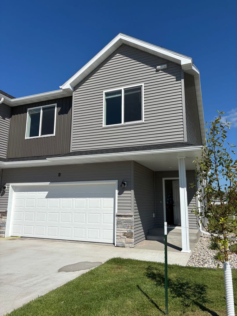 West Fargo Townhome: 950 61st Ave W - 5837 James Dr W