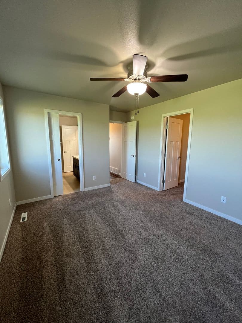 Moorhead House: 4217 14th Ave S