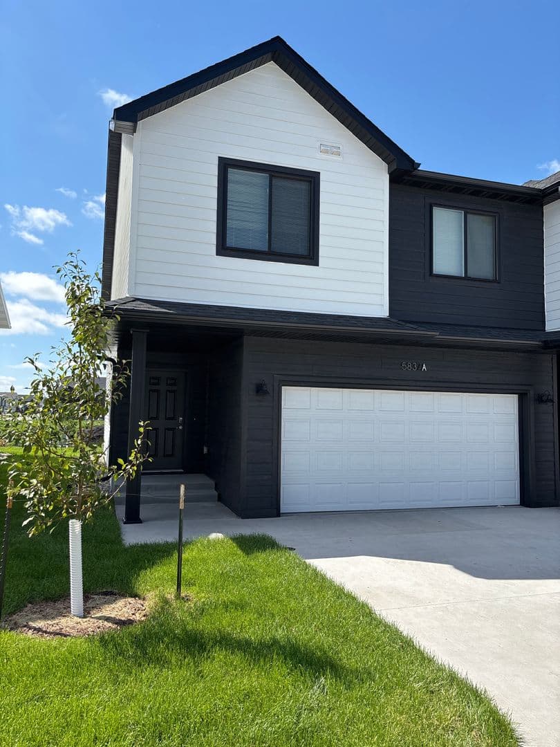 West Fargo Townhome: 950 61st Ave W - 5837 James Dr W