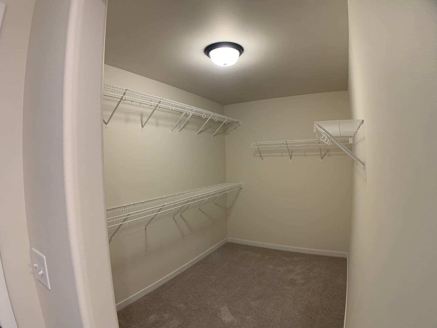 West Fargo House: 1360 Goldenwood Dr NW