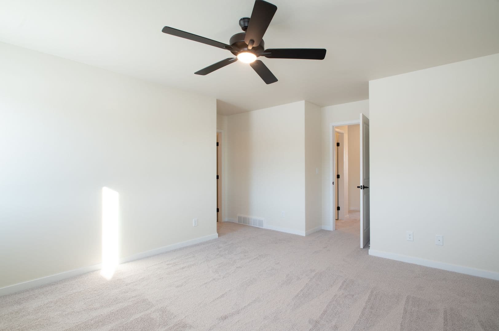 West Fargo House: 1360 Goldenwood Dr NW