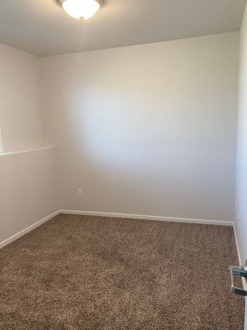 West Fargo House: 1312 4th St NW