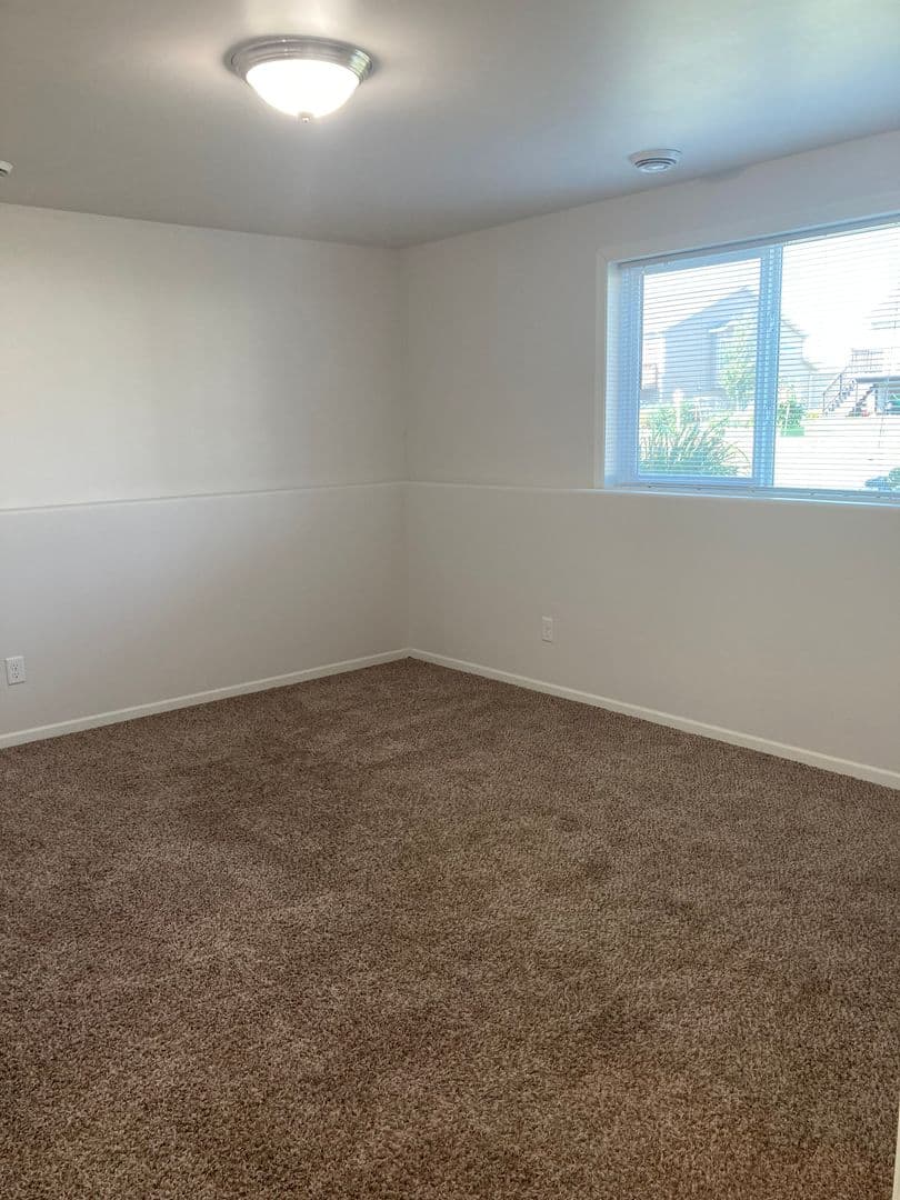 West Fargo House: 1312 4th St NW
